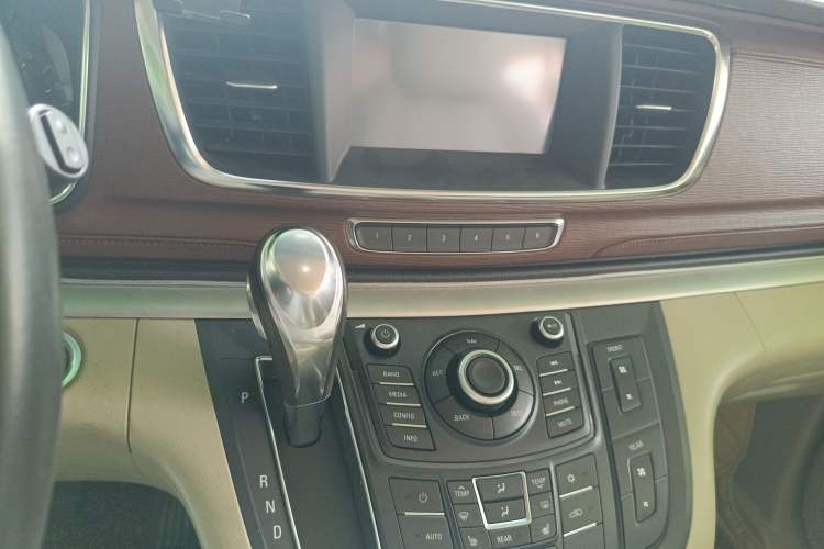 Used Buick GL8 2014 3.0L GT Luxury Business Haoya Edition