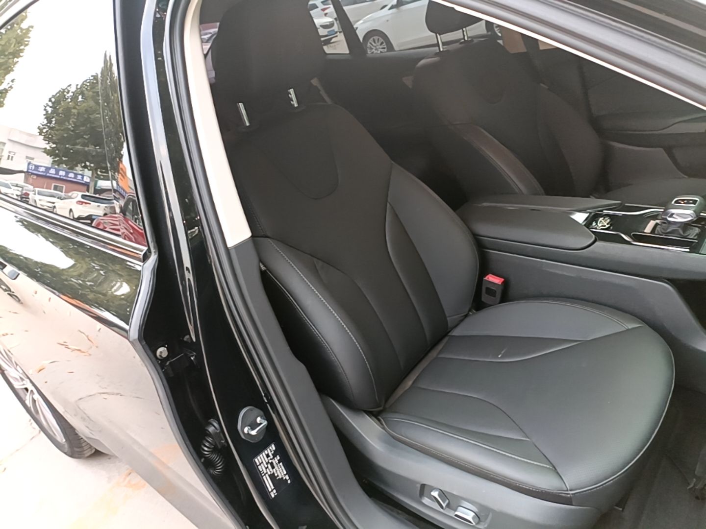Hongqi E-QM5 2023 620km PLUS — снимка 19