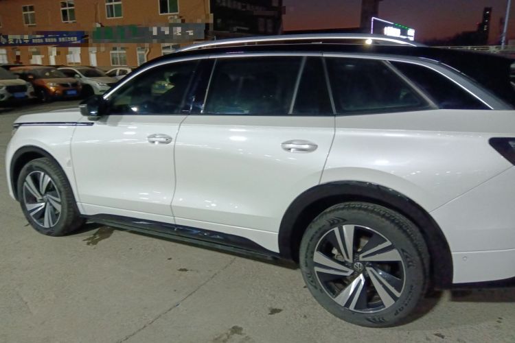 Used Volkswagen Tavendor 2023 380TSI Four-Wheel Drive R-Line Cruise Edition
