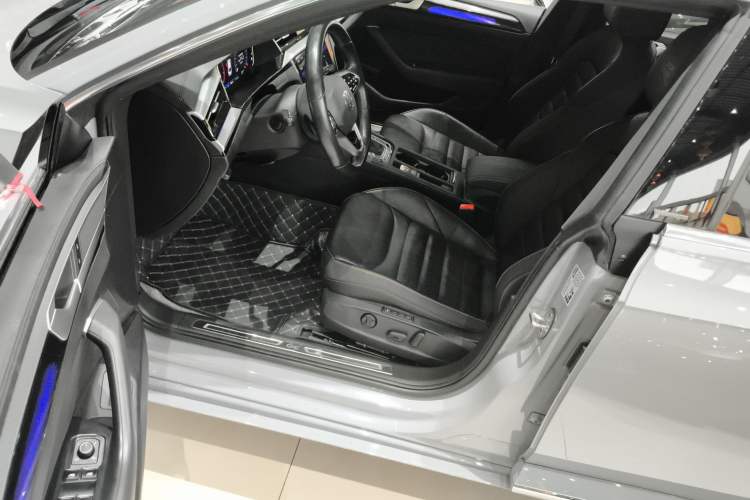 Used Volkswagen FAW-Volkswagen CC 2024 380TSI Striking Edition
