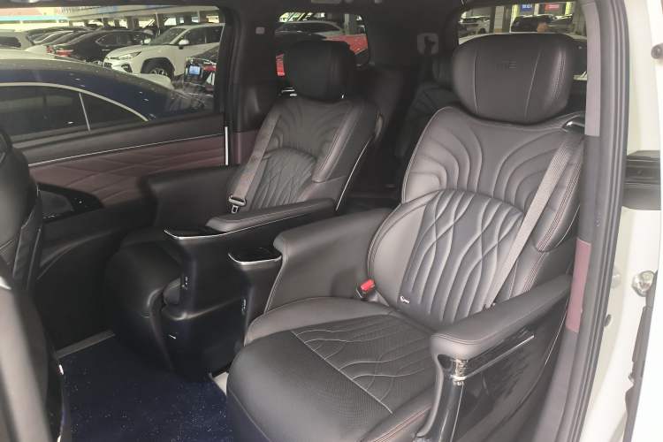 Used GAC Trumpchi M8 2024 Master Series 400T Prestige Edition Left Rear Seat