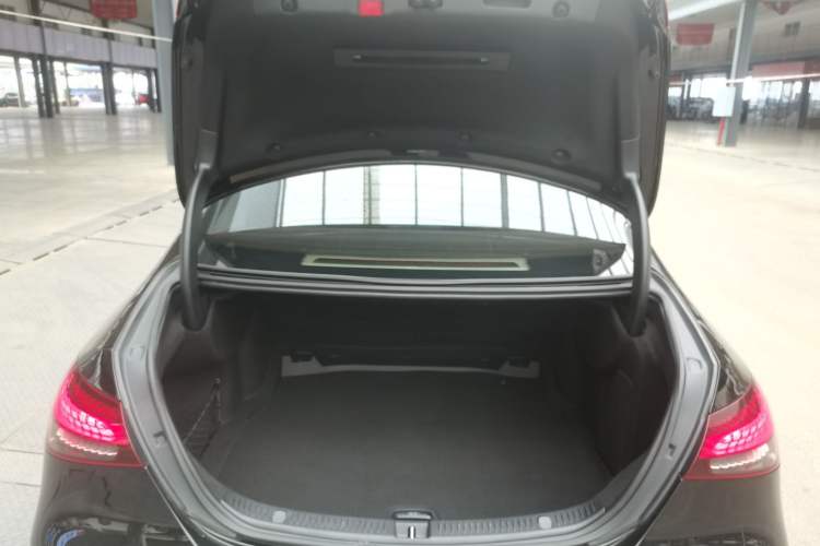 Used Mercedes-Benz E-Class 2023 E 260 L
