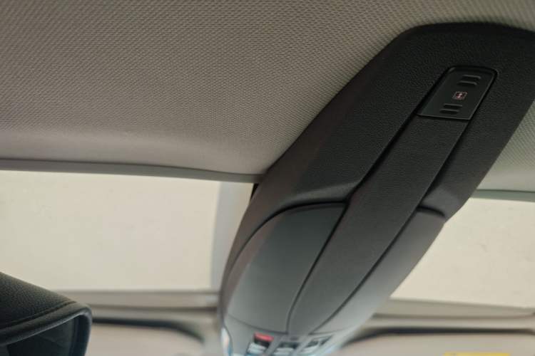 Used DS 5 2015 1.6T Luxury Edition THP160 Headliner