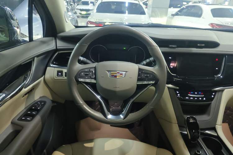 Used Cadillac XT6 2022 2.0T Six-Seater Four-Wheel-Drive Luxury Standard Edition
