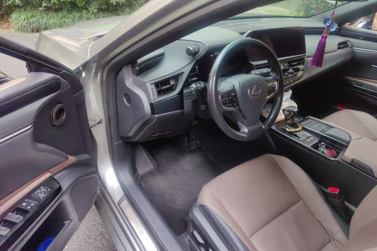 Used Lexus ES 2021 200 Excellence Edition Driver Seat