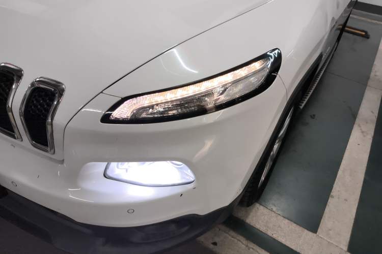 Used Jeep Cherokee 2016 2.4L Leading Edition Left Front Headlight