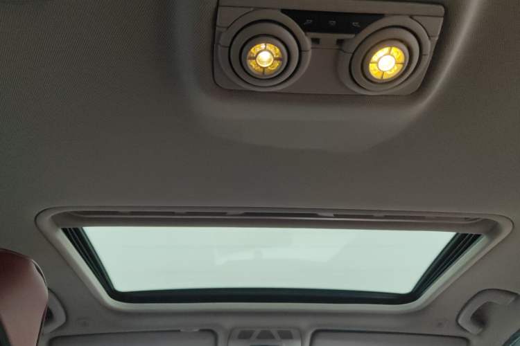 Used BMW 3 Series 2015 316Li Fashion Model
