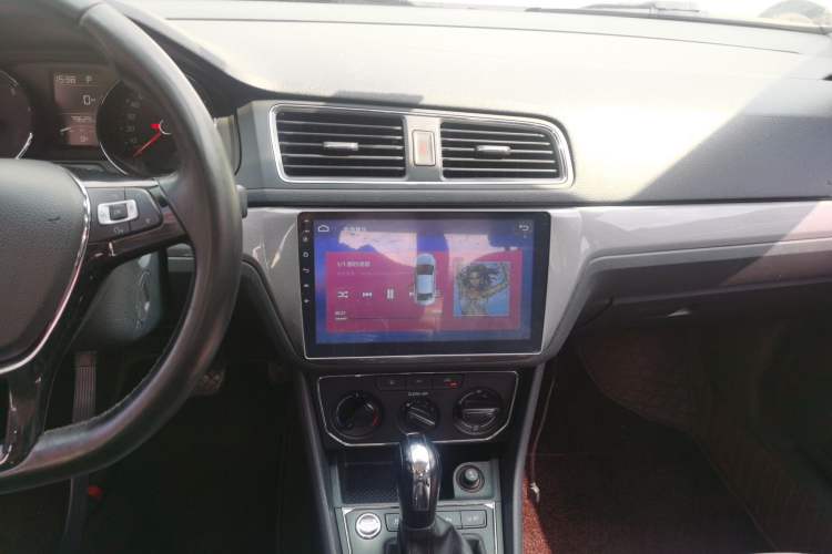 Used Volkswagen Lavida 2017 1.6L Automatic Comfort Edition Audio And AC Panel