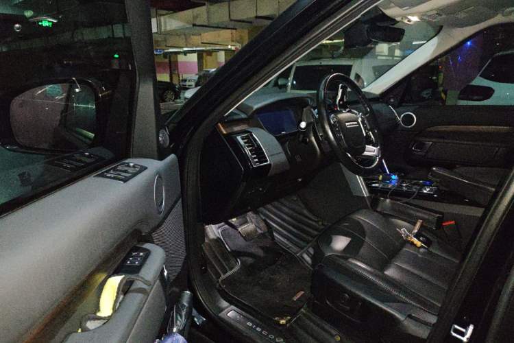 Used Land Rover Discovery 2018 3.0 SC V6 HSE Driver Seat