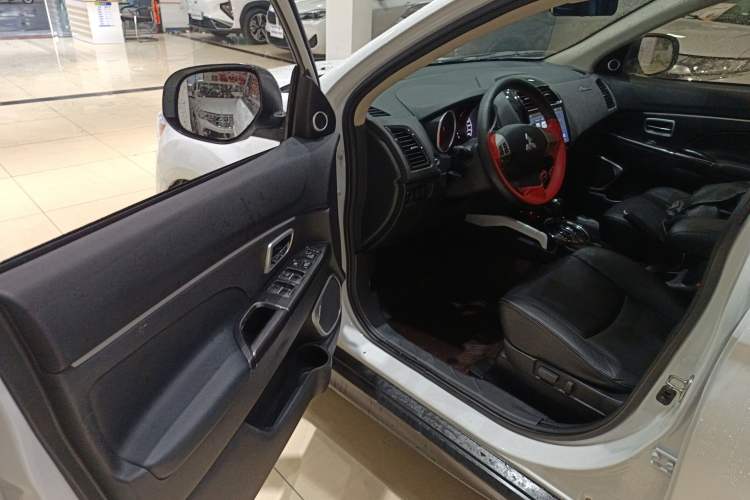 Used Mitsubishi ASX 2018 2.0L CVT Two-Wheel Drive Deluxe Edition