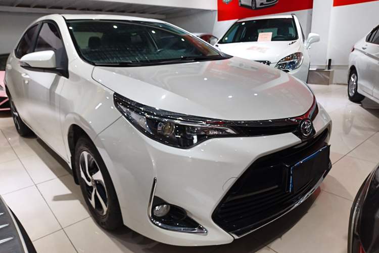 Used Toyota Levin 2017 Revised 185T CVT Elite Edition China V Standard Front Right 45 Deg
