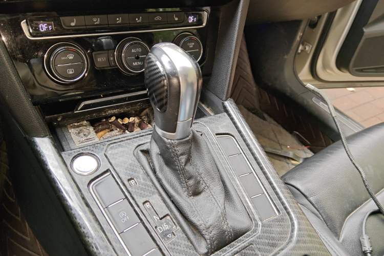 Used Volkswagen Magotan 2018 330TSI DSG Advanced Model Gear Lever