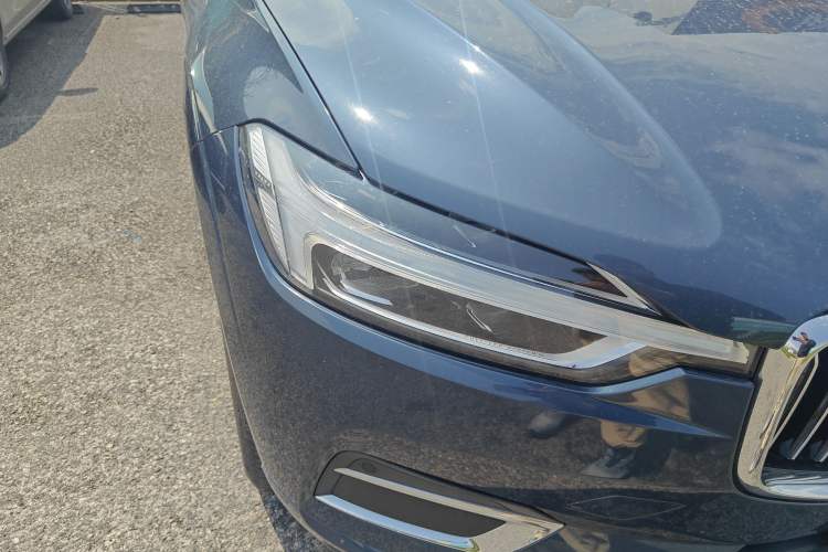 Used Volvo XC60 2020 T5 4x4 Smart Luxury Edition Right Front Headlight