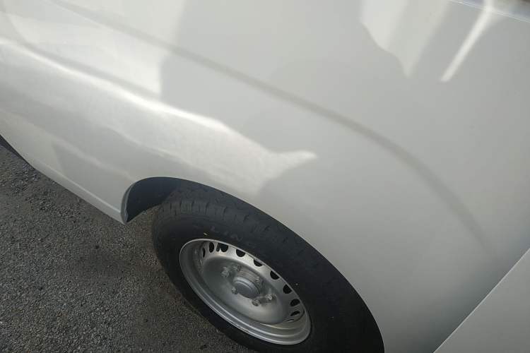 Used Wuling Yangguang 2024 300KM Comfort Version Passenger Van 75kW