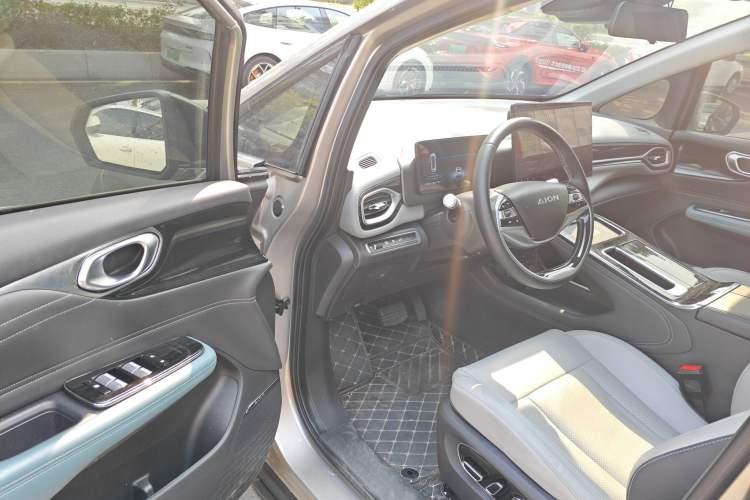 Used AION V 2023 Plus 70 Super Fast Charging Version Ternary Lithium Driver Seat