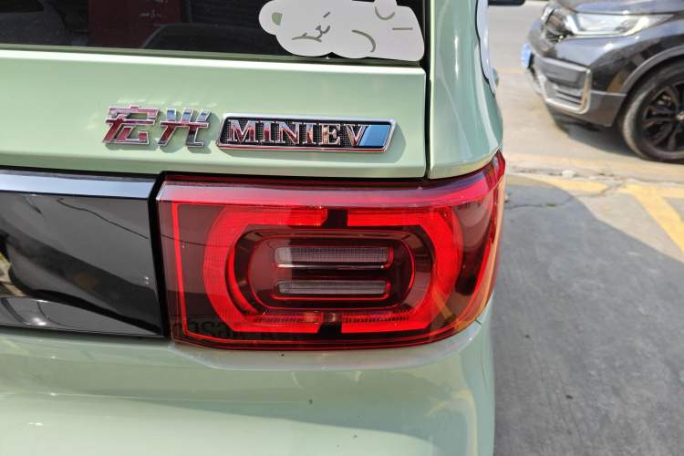 Used Wuling Hongguang MINIEV 2021 Macaron Premium Model – Lithium Iron Phosphate