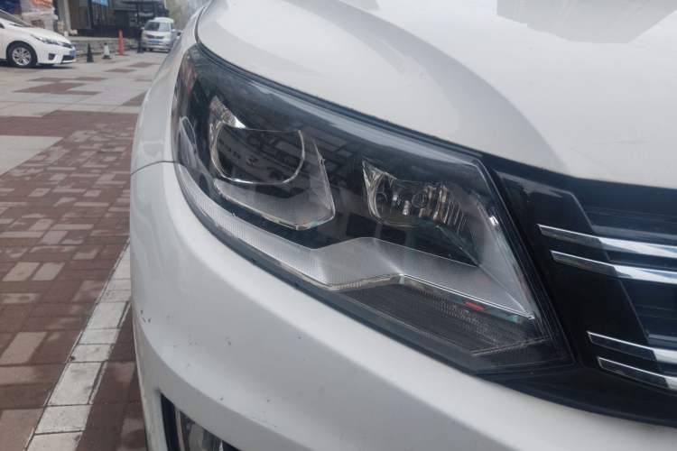 Used Volkswagen Tiguan 2013 1.8TSI Automatic Two-Wheel Drive Luxury Model Exterior 1