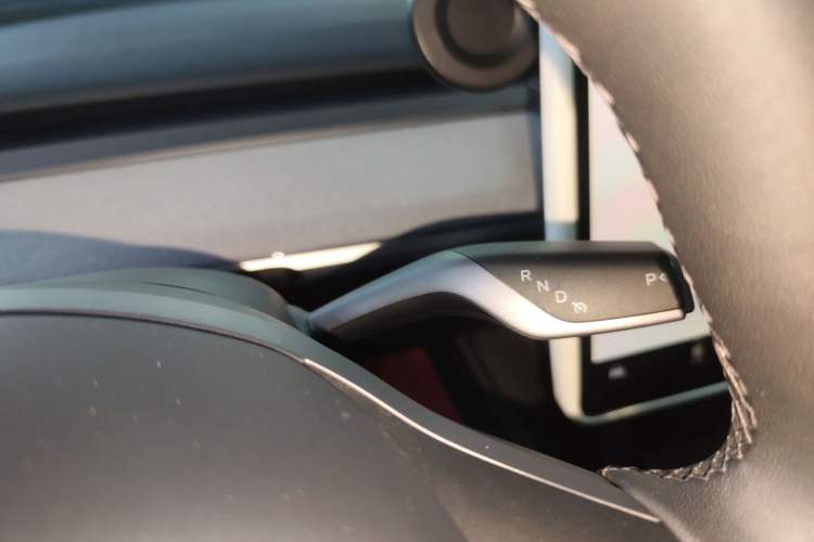 Used Tesla Model Y 2023 Long-Range All-Wheel-Drive Version
