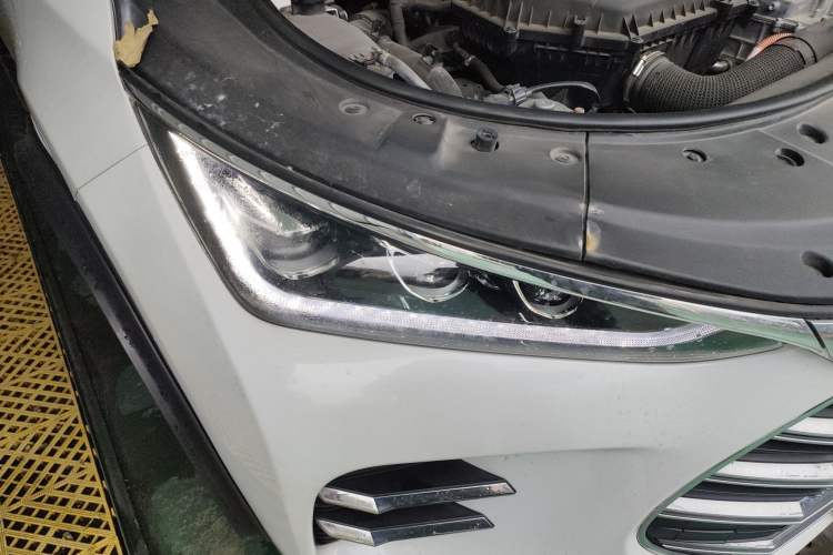 Used BYD Tang New Energy 2018 DM 2.0T All-Wheel Drive Smart Connectivity Enjoyment Model 5 Seats China V Emission Standard