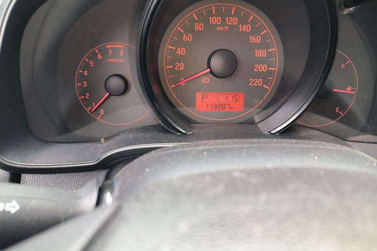 Used Honda Fit 2014 1.5L LX CVT Comfort Model Odometer Close Up