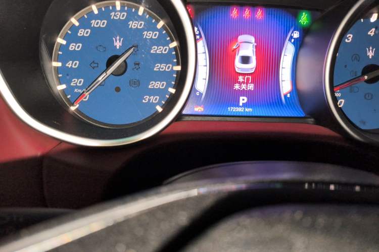 Used Maserati Ghibli 2014 3.0T Standard Edition Odometer Close Up