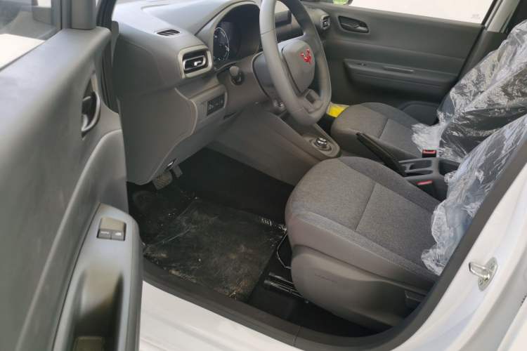 Used Wuling Hongguang New Energy 2024 All-Electric Model 300KM Standard Version