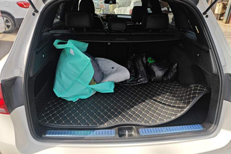 Used Mercedes-Benz GLC 2020 Facelift GLC 300 L 4MATIC Dynamic Edition