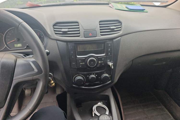 Used Wuling Hongguang 2016 1.5L Restyled S Comfort Version Audio And AC Panel