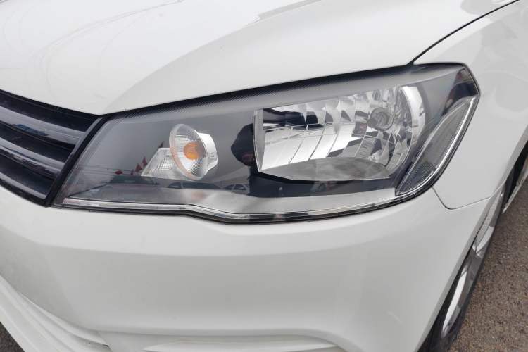 Used Volkswagen Jetta 2015 Value Edition 1.6L Manual Fashionable Style
