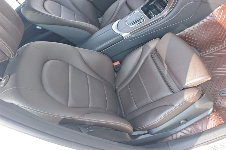 Used Mercedes-Benz GLC 2021 GLC 260 L 4MATIC Luxury Model Right Front Seat