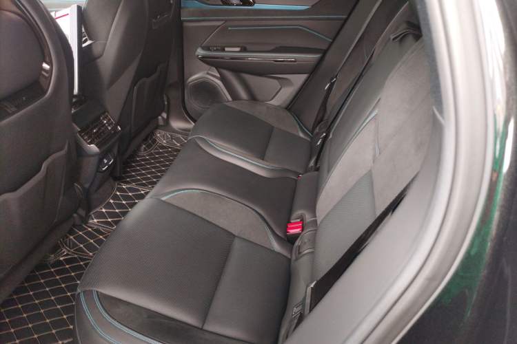 Used Lynk & Co 05 EM-P 2021 1.5TD PHEV HALO Left Rear Seat