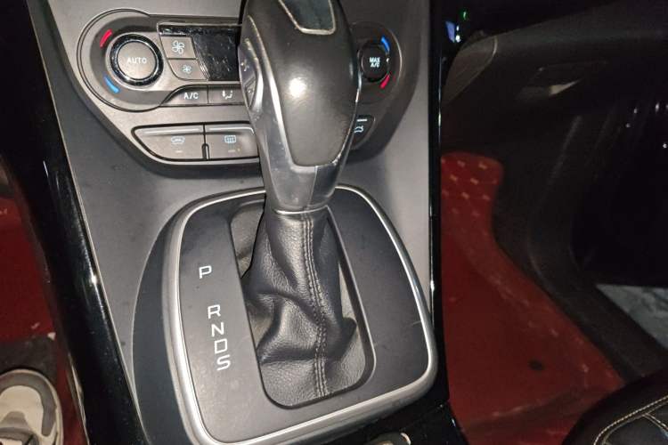 Used Ford Kuga 2013 2.0L GTDi Four-Wheel Drive Premium Model
