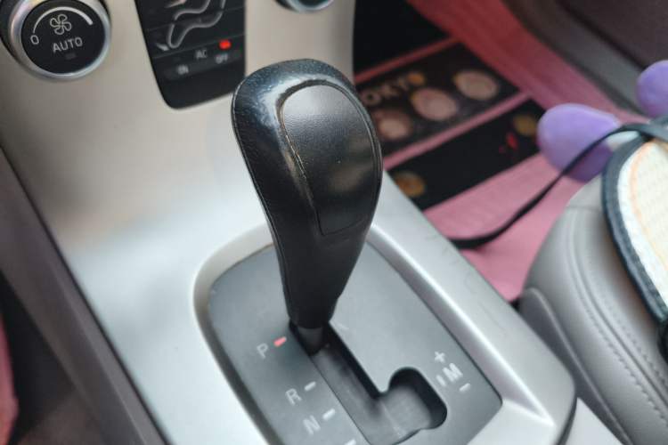 Used Volvo S40 2011 2.0L Automatic ZhiShang Edition
