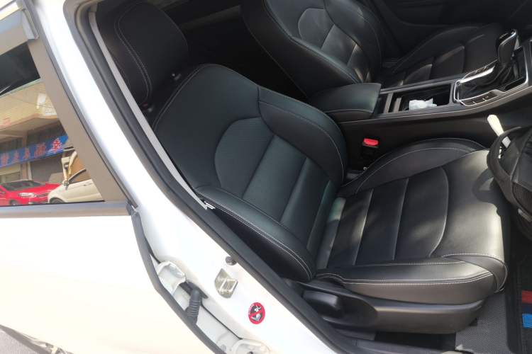 Used Geely Auto Emgrand 2019 Leading Edition 1.5L CVT Luxury Model China VI Standard
