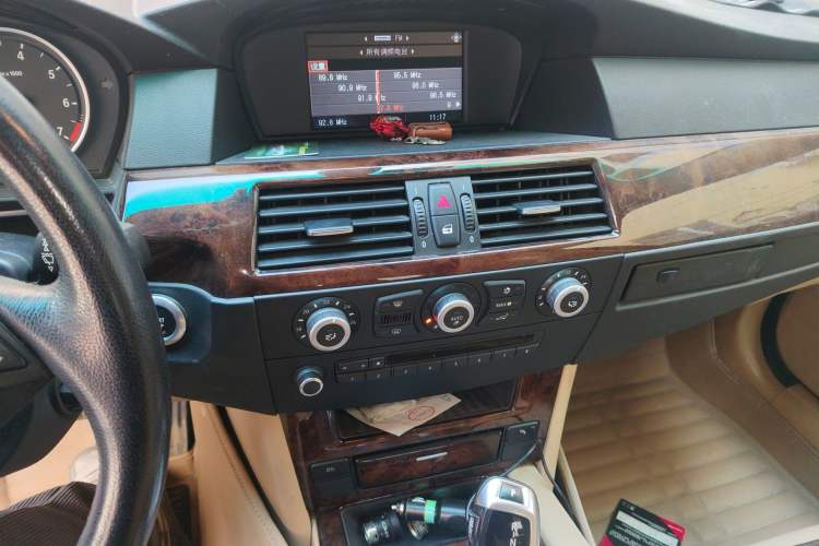 Used BMW 5 Series 2010 520Li Luxury Model Audio And AC Panel