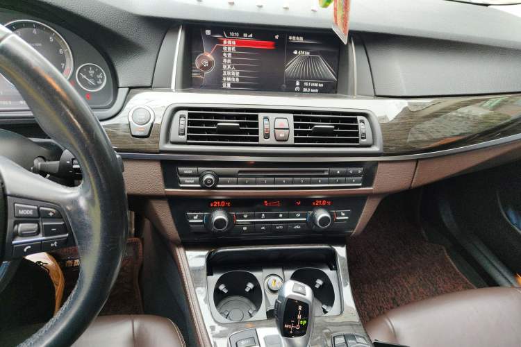 Used BMW 5 Series 2014 525Li Luxury Design Package
