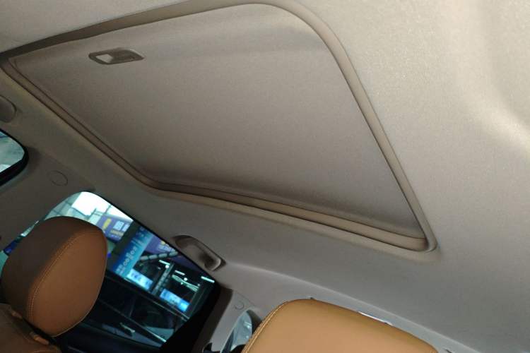 Used Landian E5 2023 1.5L DE-i 100KM Comfort Edition 7-Seater Headliner