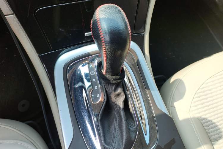 Used Buick Regal 2015 2.0L Leading Fashion Edition
