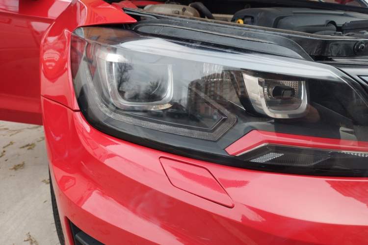 Used Volkswagen Lamando 2017 2.0T GTS Right Front Headlight