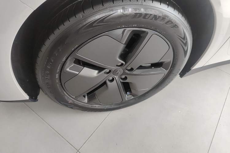 Used Li Auto i6 2025 Model Two-Wheel-Drive Standard Type
