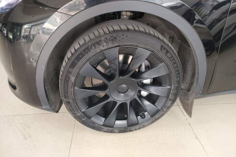 Used Tesla Model Y 2023 Rear-Wheel-Drive Version
