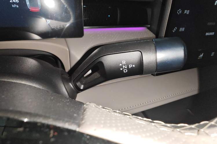 Used Geely Galaxy 8 2025 130km EM-i Prestige Edition Gear Lever