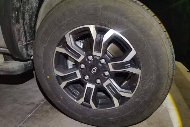Used CHANGAN NEVO Hunter K50 2025 Model Long Box Four-Wheel Drive Luxury Right Front Wheel Hub