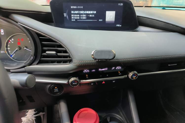 Used Mazda 3 Axela 2022 2.0L Automatic Zhi Rui Edition Audio And AC Panel