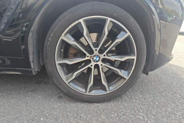 Used BMW X3 2020 xDrive30i Luxury Model with M Sport Package Right Front Wheel Hub