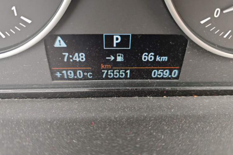 Used BMW X1 2018 sDrive20Li Leading Model Odometer Close Up