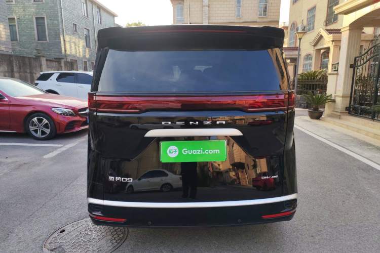 Used Denza D9 2024 DM-i 980 Four-Wheel Drive Prestige Model
