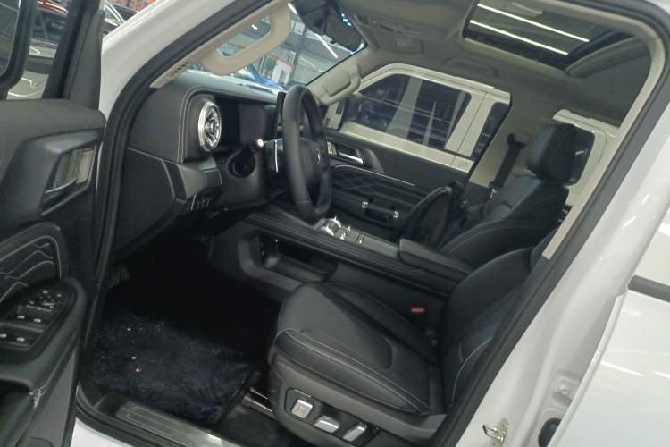 Used Tank 300 2025 2.4T Diesel Version Driver Seat