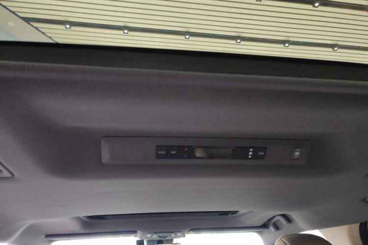 Used Toyota Granvia 2023 2.5L Hybrid Prestige PLUS Edition Headliner
