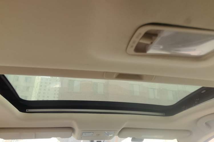 Used Dongfeng Aeolus AX7 2015 2.0L Automatic Zhiyi Trim